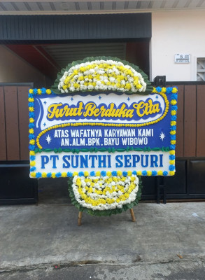Papan Bunga Duka di Buru Selatan